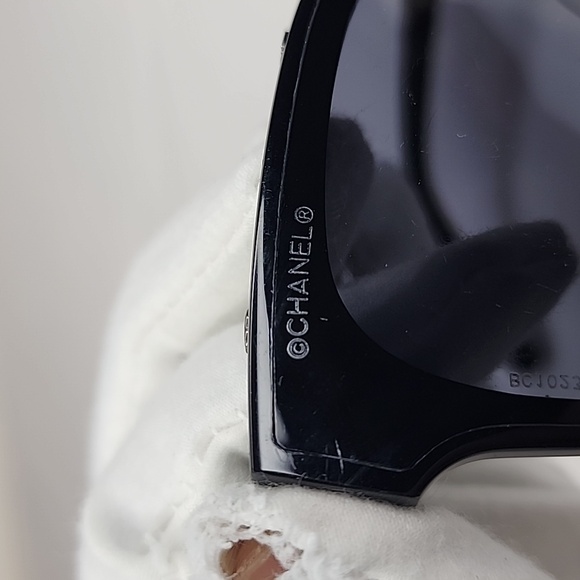Chanel Sunglasses letters on top - Picture 15 of 17